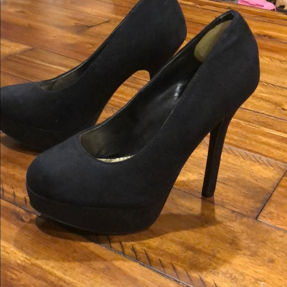 Black Velvet - Picture 3 of 3